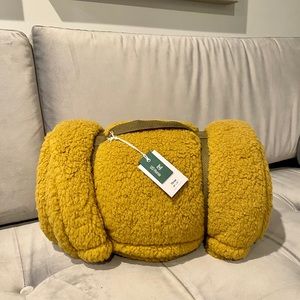 Amped Fleece Throw Blanket Urban Outfitters